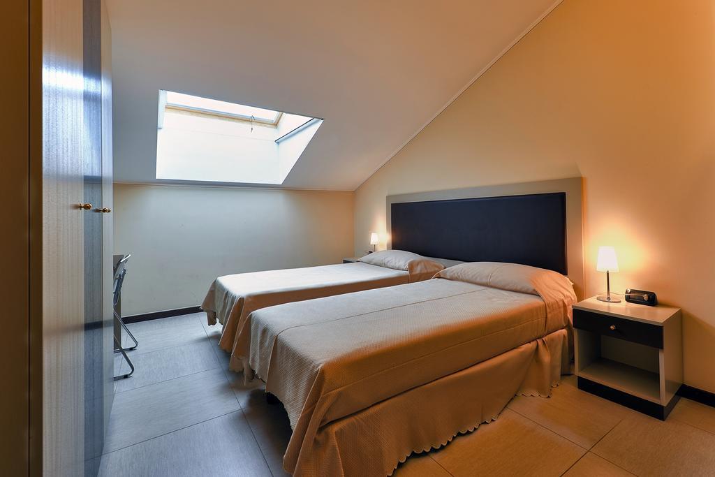 Residence La Sfera Павия Екстериор снимка